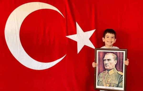 İşte Böyle Olur Miniklerin Atatürk Sevgisi